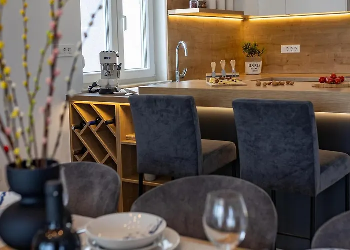 Deep بيت للعطل ماسلينتسا