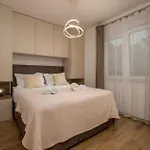 Deep Nyaraló