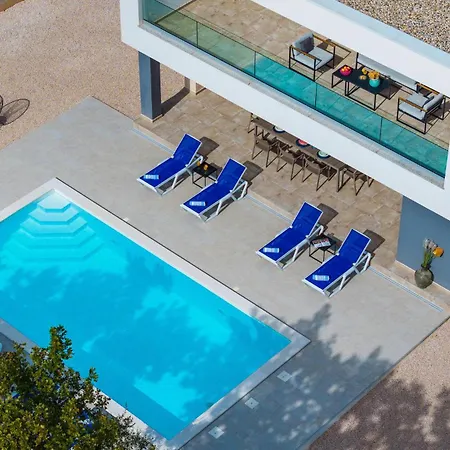 Deep Nyaraló Maslenica